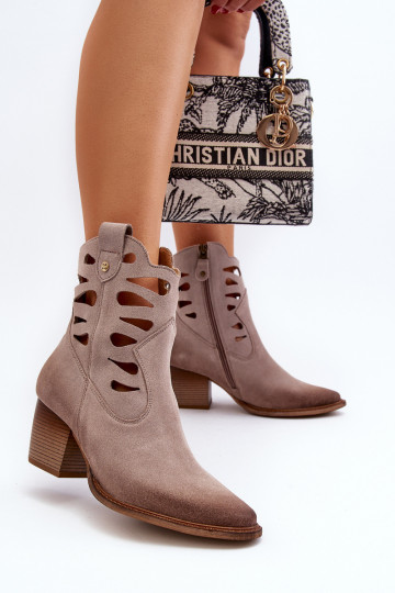 Peau Bottes Avec découpes Il fautciejka 06412-04 beige