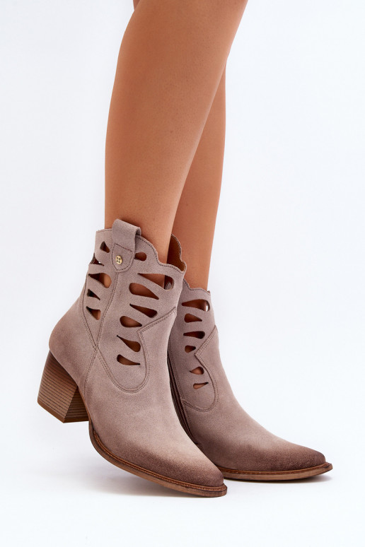 Peau Bottes Avec découpes Il fautciejka 06412-04 beige