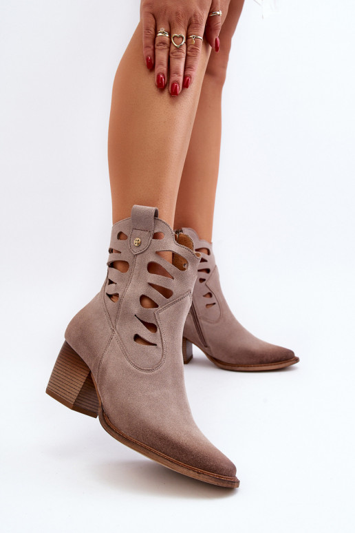 Peau Bottes Avec découpes Il fautciejka 06412-04 beige