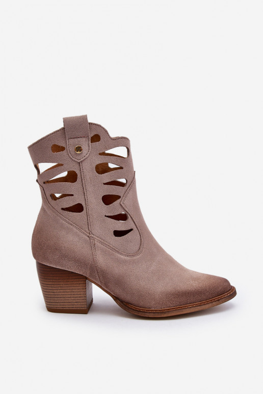 Peau Bottes Avec découpes Il fautciejka 06412-04 beige