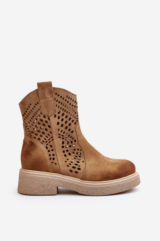 Zazoo 3470 Chaussures en daim Féminin avec des talons larges avec des éléments ajourés beige Zazoo 3470 Chaussures en daim Féminin avec des talons larges avec des éléments ajourés beige