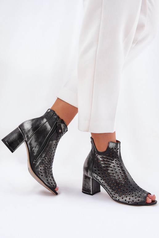 Peau Bottes ajourées Il fautciejka 05420-01 couleur noire