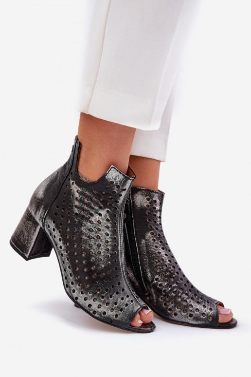 Peau Bottes ajourées Il fautciejka 05420-01 couleur noire