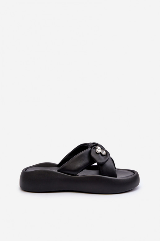 Pantoufles en cuir Féminin avec une plateforme couleur noire GOE NN2N4110 Pantoufles en cuir Féminin avec une plateforme couleur noire GOE NN2N4110