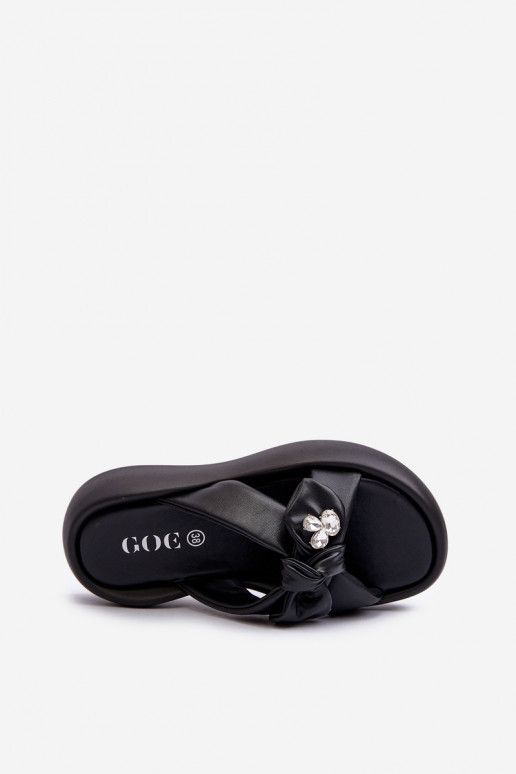 Pantoufles en cuir Féminin avec une plateforme couleur noire GOE NN2N4110 Pantoufles en cuir Féminin avec une plateforme couleur noire GOE NN2N4110