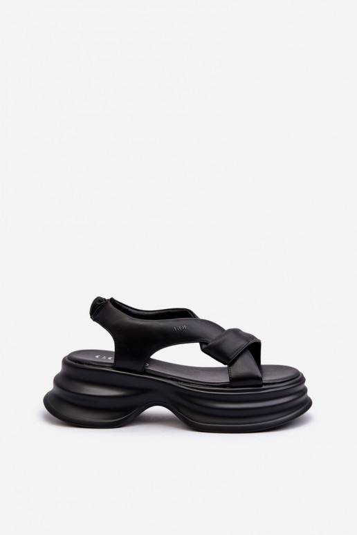 Sandales pour femmes Féminin avec des semelles massives à la mode couleur noire GOE NN2N4106 Sandales pour femmes Féminin avec des semelles massives à la mode couleur noire GOE NN2N4106