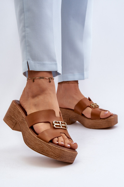 Zazoo 40412 Peau Style élégant Pantoufles pour femmes avec des détails dorés marron Zazoo 40412 Peau Style élégant Pantoufles pour femmes avec des détails dorés marron