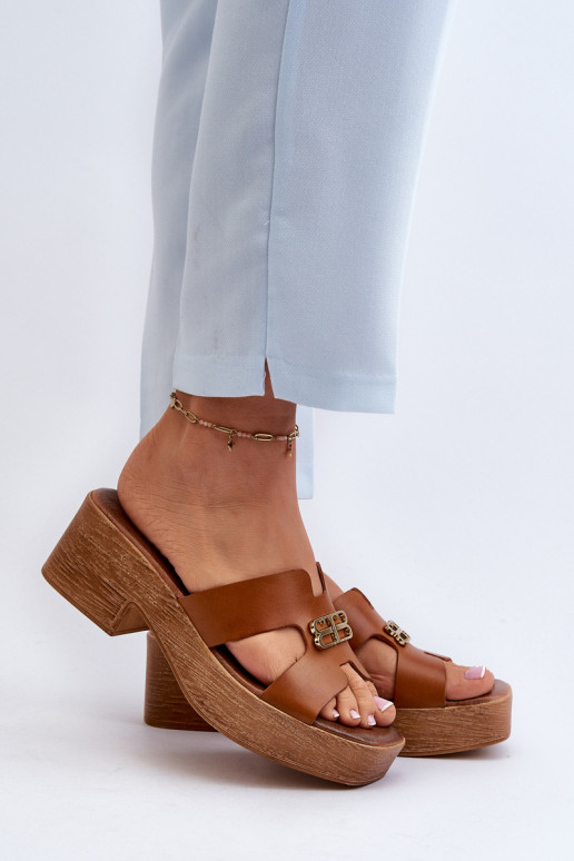 Zazoo 40412 Peau Style élégant Pantoufles pour femmes avec des détails dorés marron Zazoo 40412 Peau Style élégant Pantoufles pour femmes avec des détails dorés marron