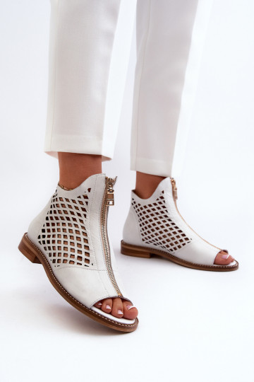 Sandales en cuir ajourées de couleur blanche Zazoo 977/L