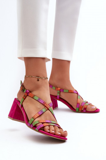 Sandales en daim avec des talons bas Il fautciejka 06653-15 couleur rose