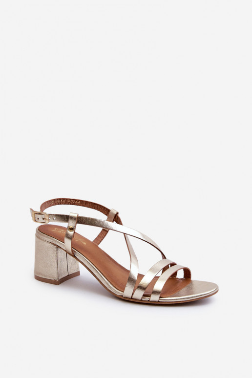 Sandales pour femmes avec des talons bas Il fautciejka 06653-25 couleur dorée Sandales pour femmes avec des talons bas Il fautciejka 06653-25 couleur dorée