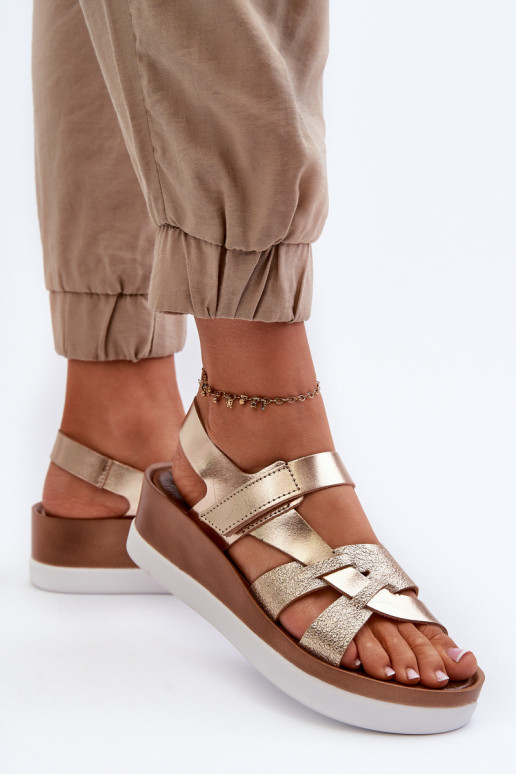 Zazoo 40397 Féminin Sandales pour femmes avec une plateforme couleur dorée Zazoo 40397 Féminin Sandales pour femmes avec une plateforme couleur dorée