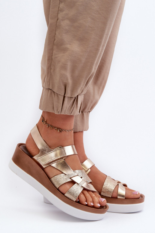 Zazoo 40397 Féminin Sandales pour femmes avec une plateforme couleur dorée Zazoo 40397 Féminin Sandales pour femmes avec une plateforme couleur dorée