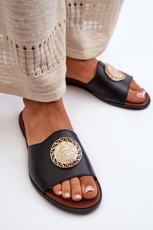 Zazoo 2938 Pantoufles en cuir avec des talons larges avec des ornements couleur noire Zazoo 2938 Pantoufles en cuir avec des talons larges avec des ornements couleur noire