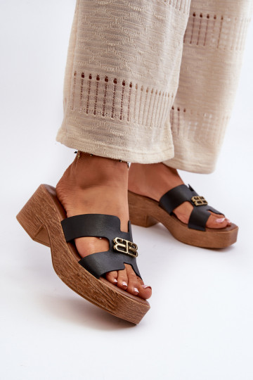 Zazoo 40412 Peau Style élégant Pantoufles pour femmes avec des détails dorés couleur noire