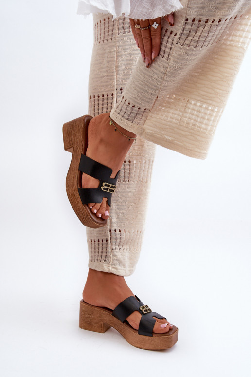 Zazoo 40412 Peau Style élégant Pantoufles pour femmes avec des détails dorés couleur noire Zazoo 40412 Peau Style élégant Pantoufles pour femmes avec des détails dorés couleur noire