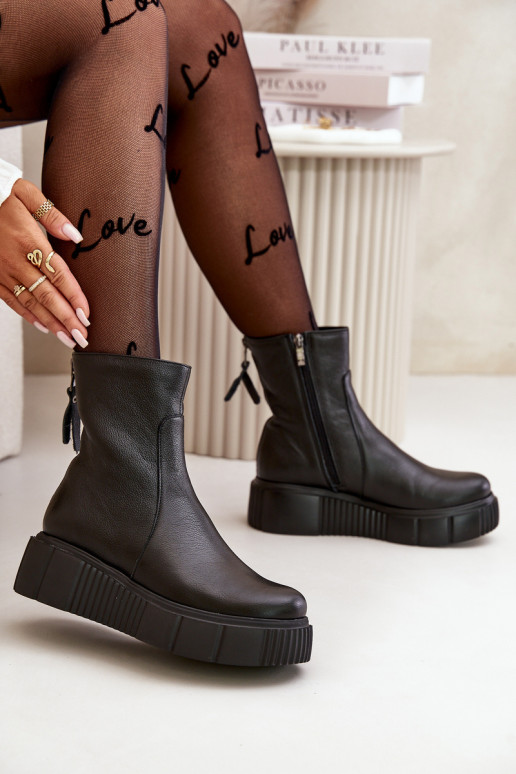 Zazoo 60369 Bottes pour femmes avec une plateforme couleur noire Zazoo 60369 Bottes pour femmes avec une plateforme couleur noire