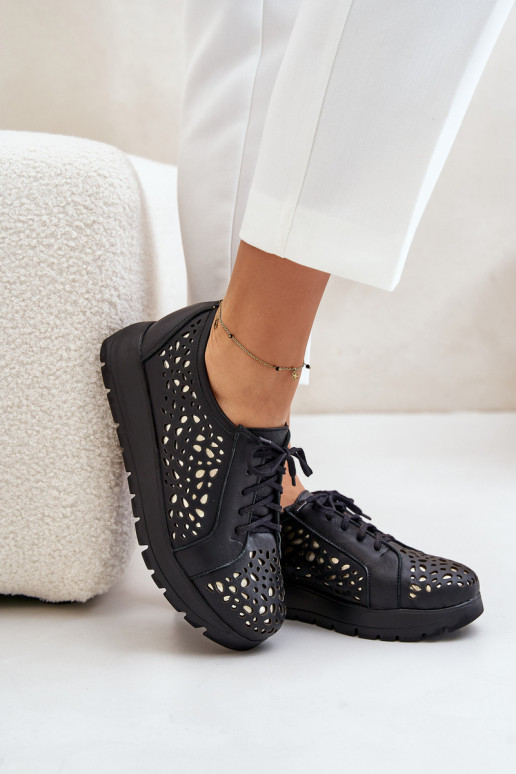 Zazoo 2973 Peau chaussures avec une plateforme avec des éléments ajourés couleur noire Zazoo 2973 Peau chaussures avec une plateforme avec des éléments ajourés couleur noire