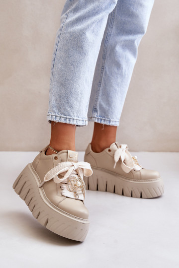 Chaussures modèle baskets Féminin avec des semelles massives à la mode avec des détails dorés CheBello 4530 beige 2