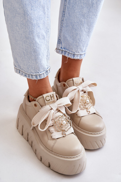 Chaussures modèle baskets Féminin avec des semelles massives à la mode avec des détails dorés CheBello 4530 beige Chaussures modèle baskets Féminin avec des semelles massives à la mode avec des détails dorés CheBello 4530 beige
