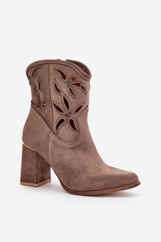 Boots en daim ajourées avec des talons LeÀski 3629 beige
