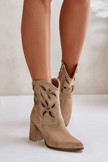 Bottines ajourées en daim, à talons, couleur sable LeĮskis 3629