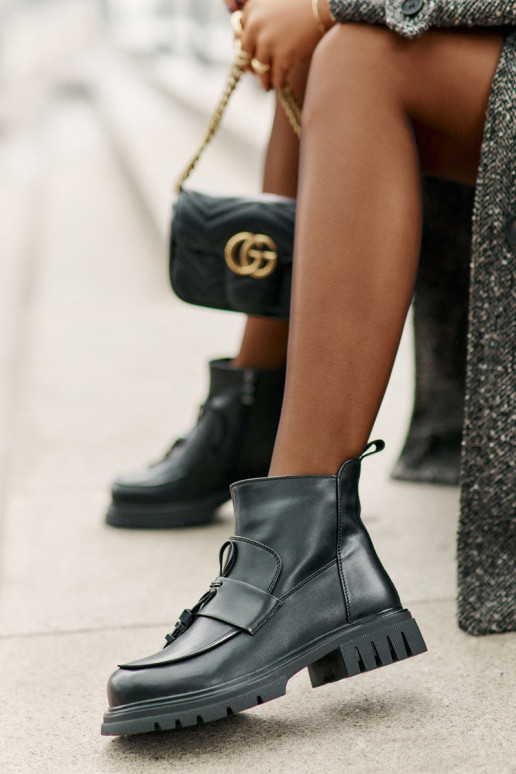 Peau Bottes avec des talons larges avec des ornements réchauffer couleur noire Asperra