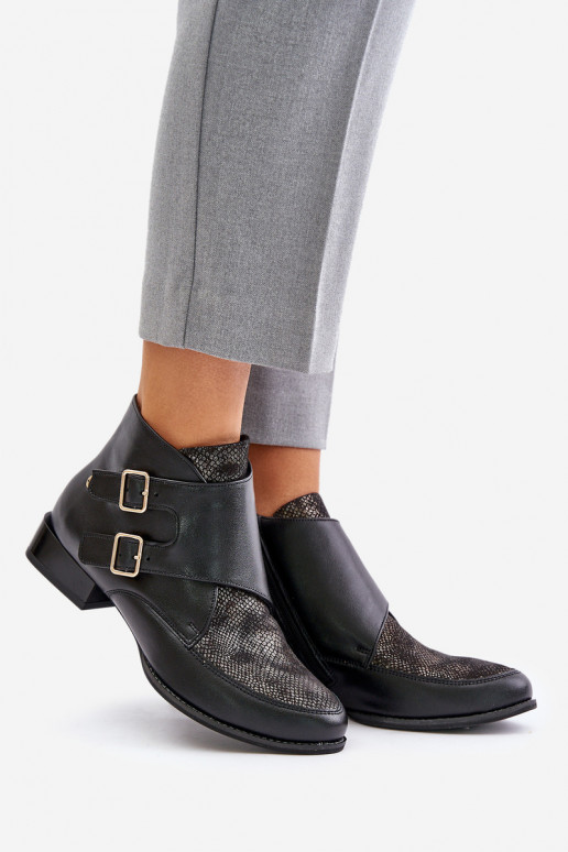 Peau Bottes Sur un talon bas avec boucles Il fautciejka 06696-01 couleur noire Peau Bottes Sur un talon bas avec boucles Il fautciejka 06696-01 couleur noire