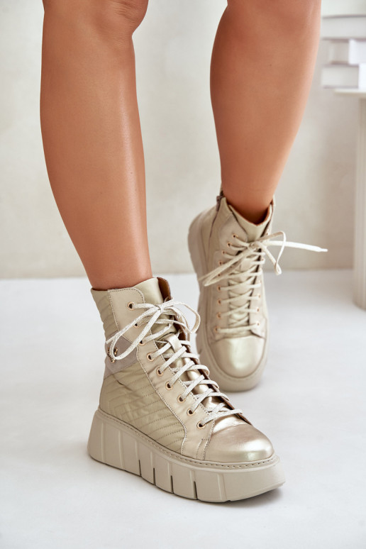 Peau Bottes avec une plateforme Il fautciejka 06751-25 couleur dorée