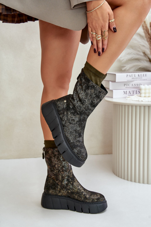 Peau Bottes pour femmes avec une plateforme Il fautciejka 06766-09 couleur kaki Peau Bottes pour femmes avec une plateforme Il fautciejka 06766-09 couleur kaki