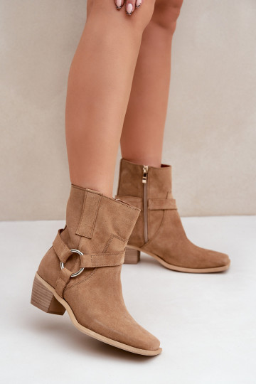 Bottines en daim naturel avec talons, couleur sable 2