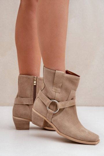 Bottines en daim naturel avec talons, couleur ivoire