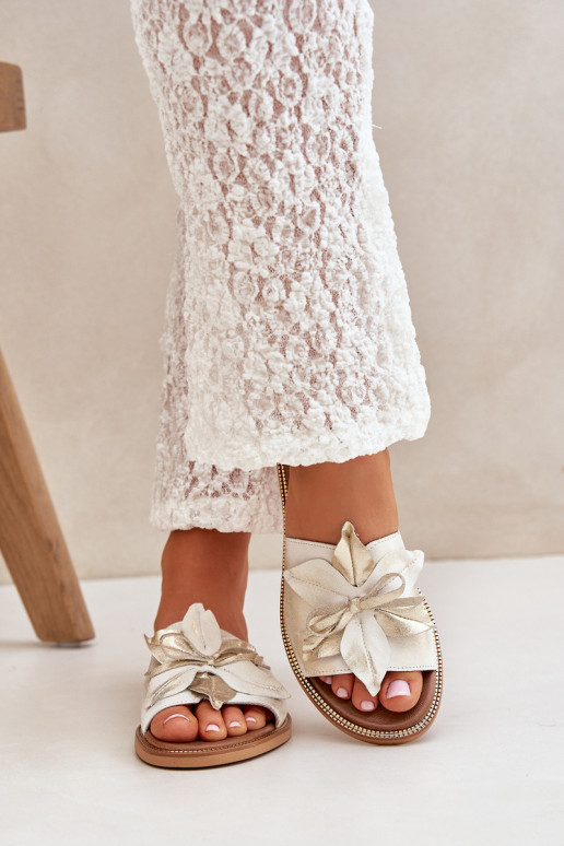 Chaussons avec des ornements Cuir naturel Zazoo 3667 couleur dorée Przecierany Chaussons avec des ornements Cuir naturel Zazoo 3667 couleur dorée Przecierany