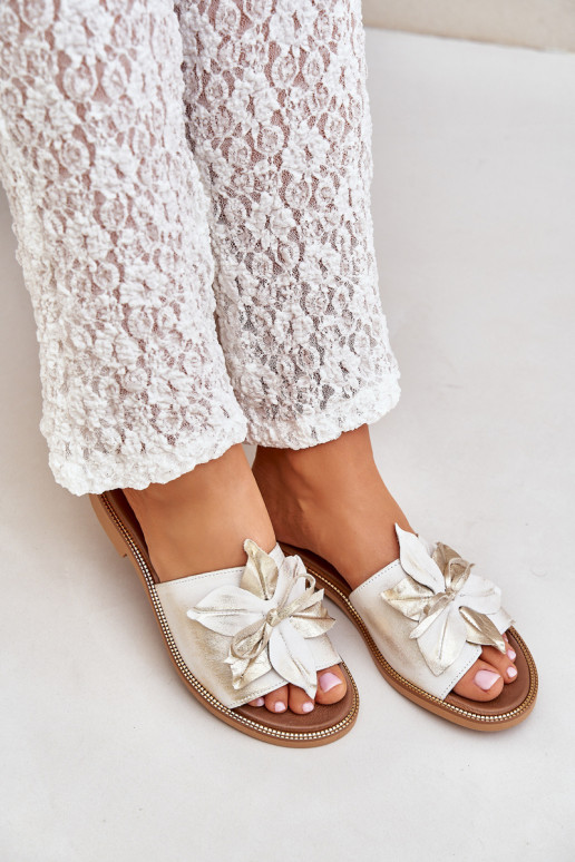 Chaussons avec des ornements Cuir naturel Zazoo 3667 couleur dorée Przecierany Chaussons avec des ornements Cuir naturel Zazoo 3667 couleur dorée Przecierany