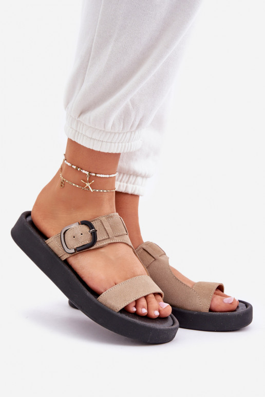 Chaussons femme en daim avec une plateforme Zazoo 3024 beige Chaussons femme en daim avec une plateforme Zazoo 3024 beige