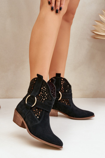 Bottes en daim de style cowboy avec éléments ajourés et talons Zazoo 2994 couleur noire 2