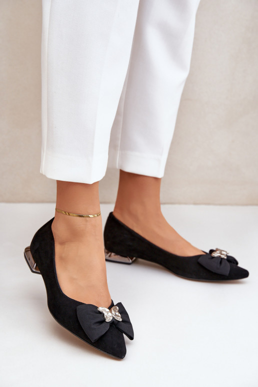 Style élégant Ballerines en daim Féminin avec des rubans Laura Messi 2893 couleur noire Style élégant Ballerines en daim Féminin avec des rubans Laura Messi 2893 couleur noire