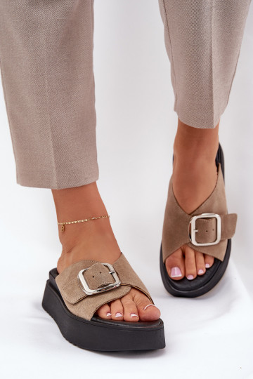 Chaussons femme en daim avec boucles avec une plateforme Zazoo 3019 beige