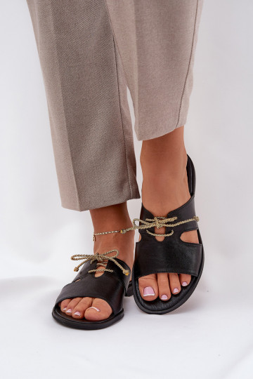 Pantoufles en cuir Féminin avec des talons larges Zazoo 3022 couleur noire 2
