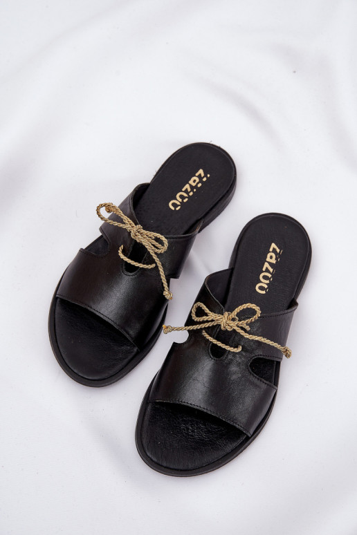 Pantoufles en cuir Féminin avec des talons larges Zazoo 3022 couleur noire Pantoufles en cuir Féminin avec des talons larges Zazoo 3022 couleur noire