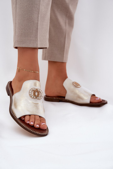 Style élégant Pantoufles en cuir Féminin avec des ornements Zazoo 3008 couleur dorée Przecierany 2