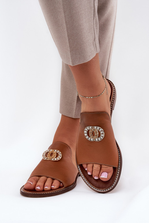 Style élégant Pantoufles en cuir Féminin avec des ornements Zazoo 3008 marron Style élégant Pantoufles en cuir Féminin avec des ornements Zazoo 3008 marron