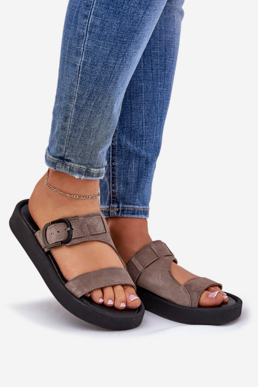 Chaussons femme en daim avec une plateforme Zazoo 3024 marron Chaussons femme en daim avec une plateforme Zazoo 3024 marron