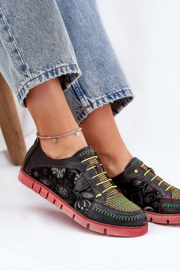 Chaussures en cuir à motifs pour femmes Tai turiciejka 06784-20 couleur noire