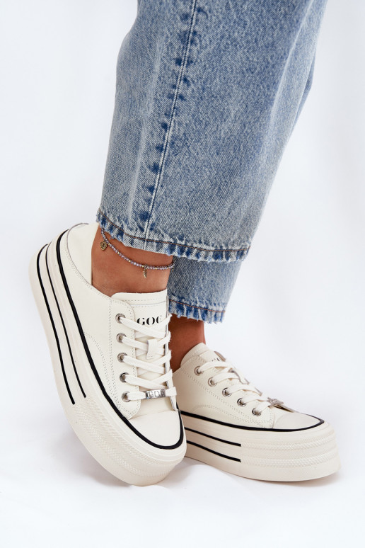 Peau Chaussures de loisirs avec une plateforme GOE RR2N4106 couleur blanche Peau Chaussures de loisirs avec une plateforme GOE RR2N4106 couleur blanche