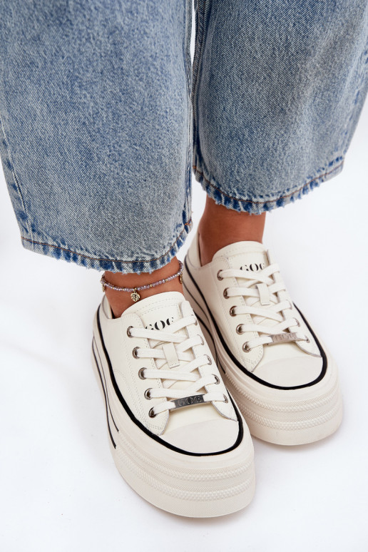 Peau Chaussures de loisirs avec une plateforme GOE RR2N4106 couleur blanche Peau Chaussures de loisirs avec une plateforme GOE RR2N4106 couleur blanche