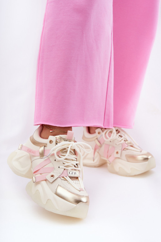 Peau Chaussures modèle baskets Féminin avec des semelles massives à la mode GOE RR2N4031 beige