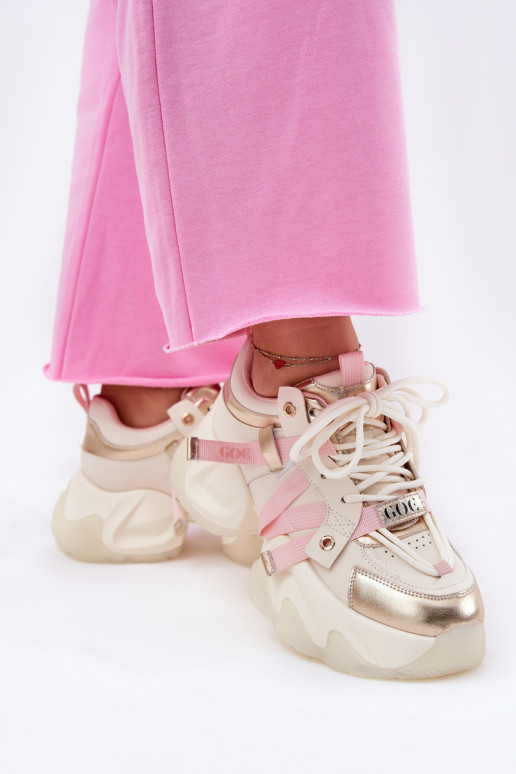 Peau Chaussures modèle baskets Féminin avec des semelles massives à la mode GOE RR2N4031 beige