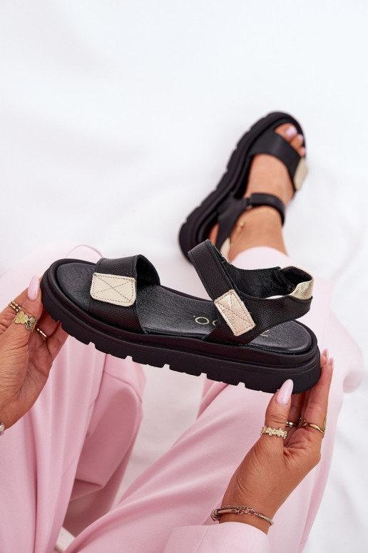 Sandales pour femmes Féminin avec une plateforme Zazoo 40443 couleur noire