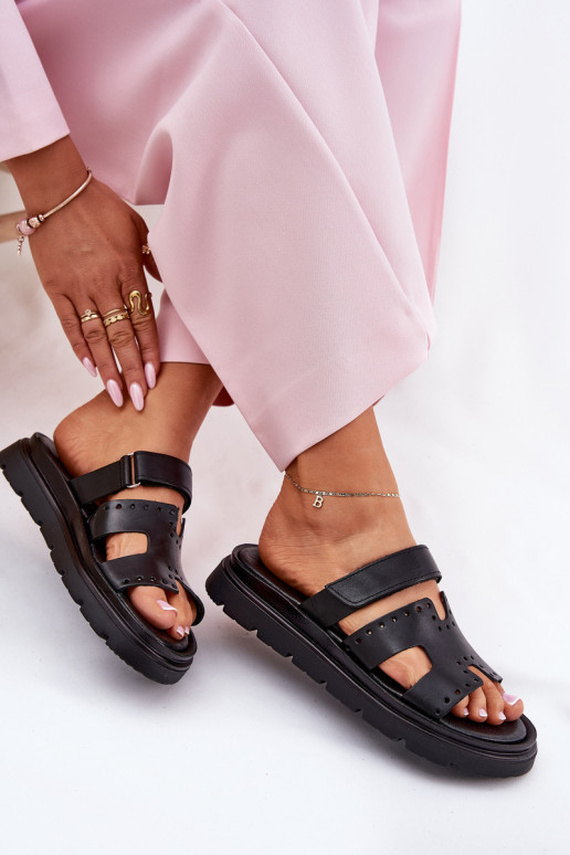 Pantoufles pour femmesActivéturalnej Skóry avec une plateforme Zazoo 40440 couleur noire Pantoufles pour femmesActivéturalnej Skóry avec une plateforme Zazoo 40440 couleur noire